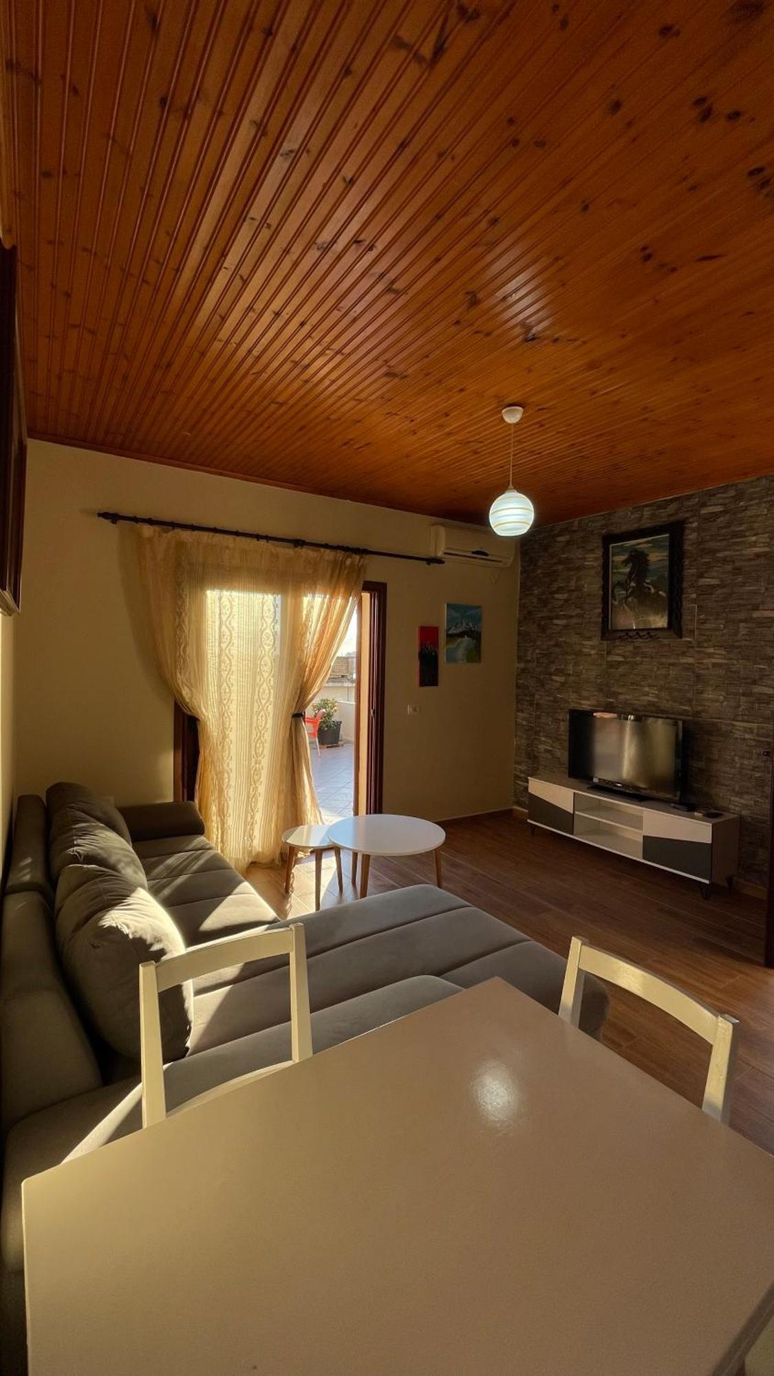 July Seaview Apartments Sarandë 外观 照片