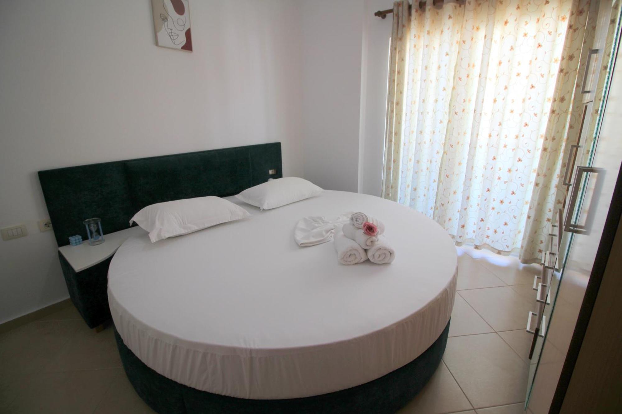 July Seaview Apartments Sarandë 外观 照片