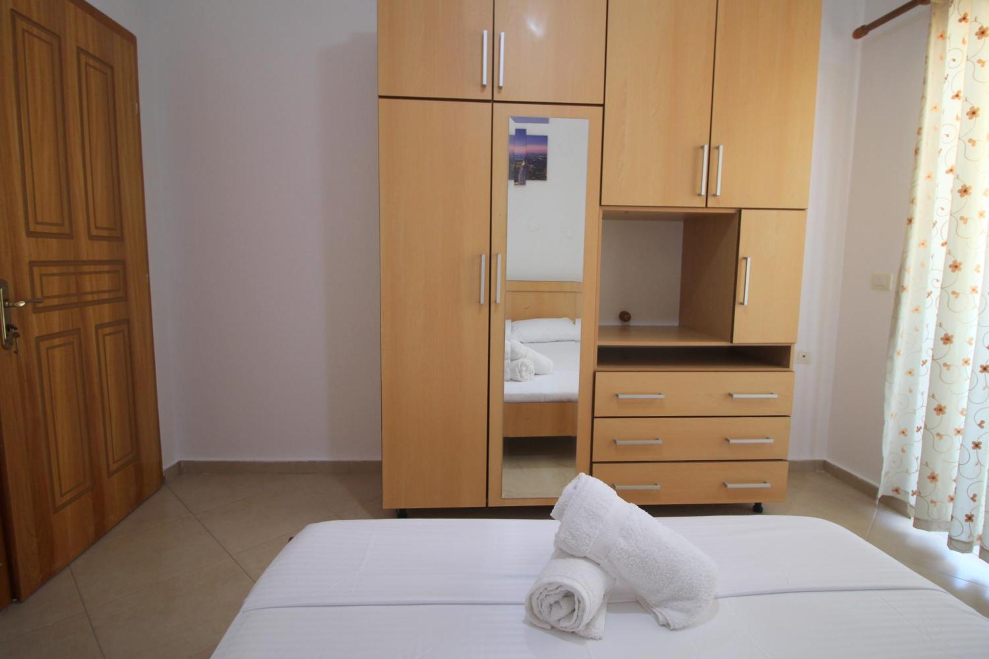 July Seaview Apartments Sarandë 外观 照片