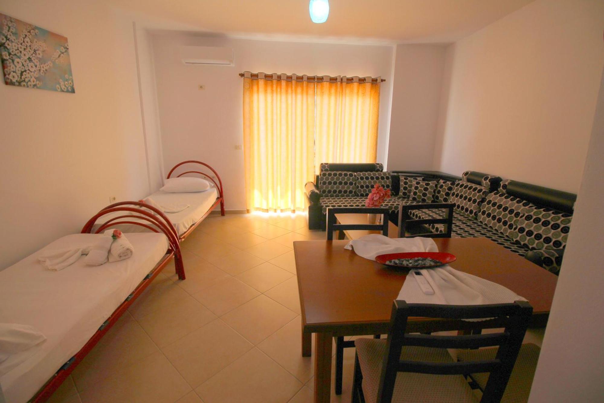 July Seaview Apartments Sarandë 外观 照片