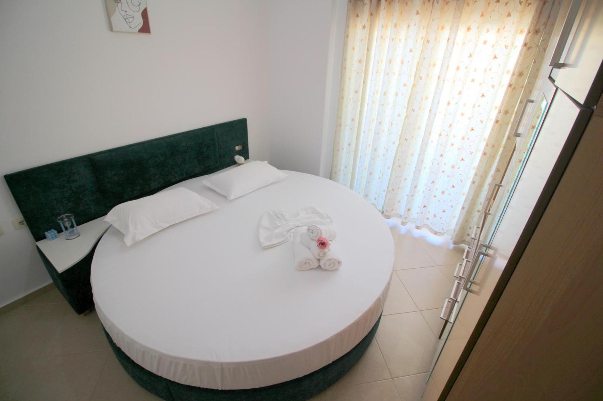 July Seaview Apartments Sarandë 外观 照片