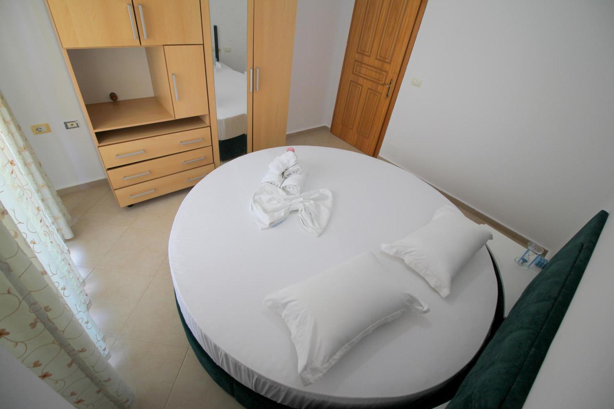 July Seaview Apartments Sarandë 外观 照片